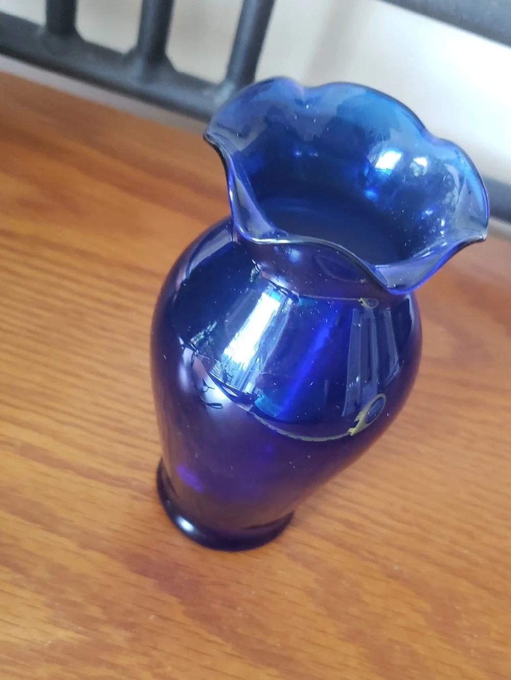 Vtg Blue Glass Bud Vase - Approx 5 1/4